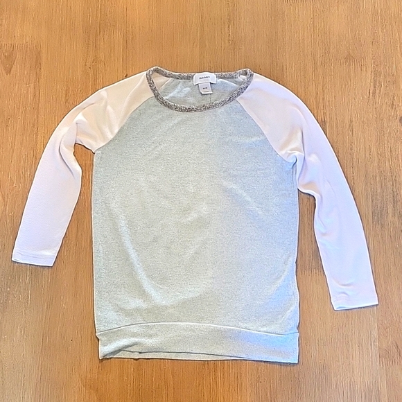 Child's sweatshirt (Old Navy, girls size 5) - Picture 2 of 4